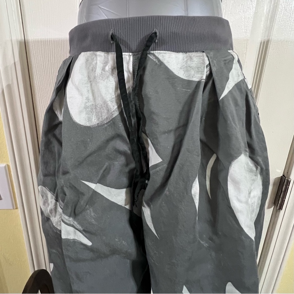 Lululemon City Jogger - Picture 5 of 13